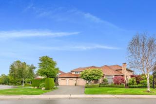 324 246 Way, Redmond WA  exterior