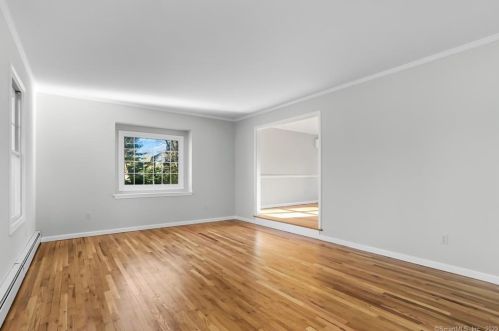 25 Pequot Ave, Southport CT  06890-1300 exterior
