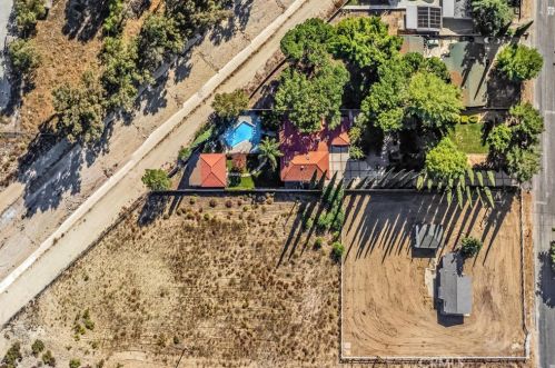 10410 Live Oak Ave, Beaumont CA  92223-4414 exterior