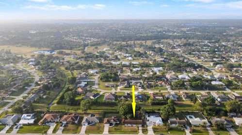 1282 Petunia Ave, Fort Pierce, FL 34952-5325