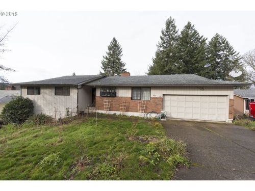 203 Ginseng Dr, Estacada, OR 97023-9405