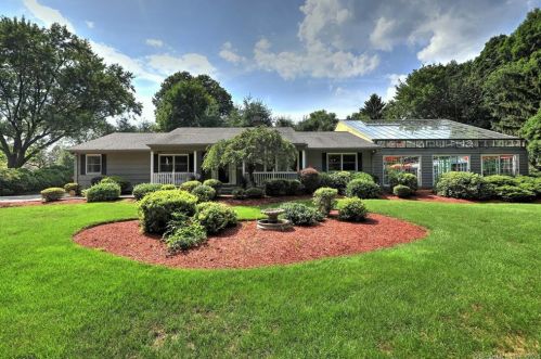 229 Cedarhurst Ln, Milford, CT 06461-2155