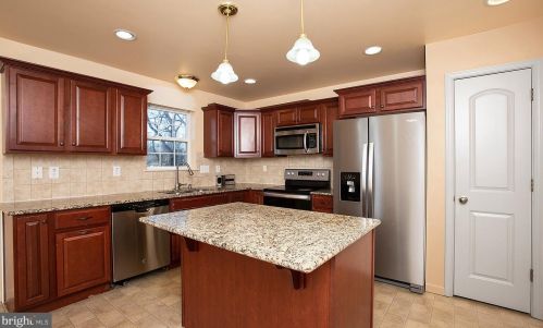 435 Galleon Dr, Navy Sup Dpt PA  17050-2925 exterior