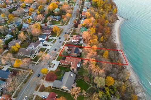 4150 Lake Dr, Milwaukee WI  53211-1719 exterior