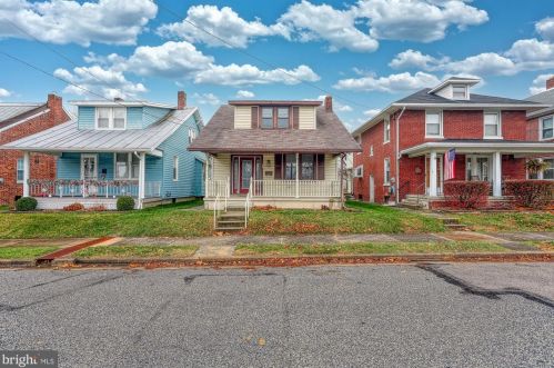 120 Walnut St, Spring Grove, PA 17362-1028