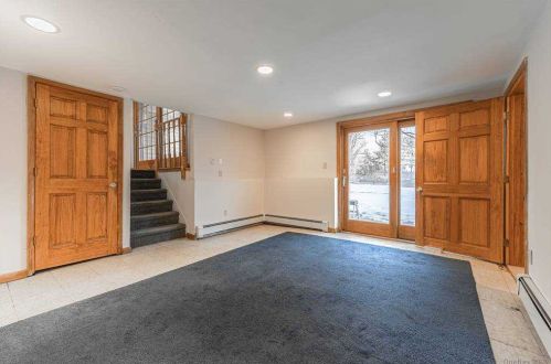 4 Brunswick Dr, Elwood NY  11731-5405 exterior