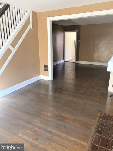 468 Stuyvesant Ave, Trenton NJ  08618-4103 exterior