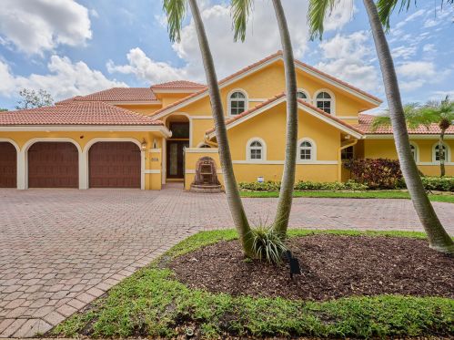 930 Parkside Cir, Boca Raton, FL 33486-5229