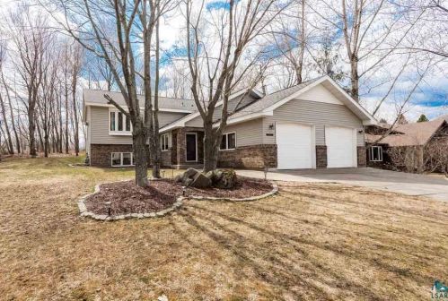 2303 Portage Dr, Duluth, MN 55811-5802