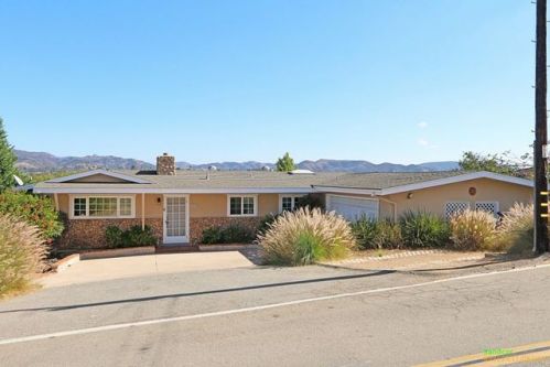 1346 Phillips St, Vista, CA 92083-7173