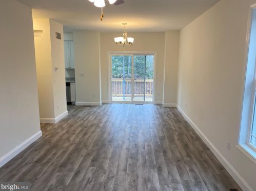 4 Frontier Dr, Millville, DE 19970-9028