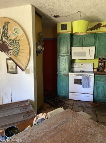 3548 Tangerine Dr, Saint James City FL  33956-2536 exterior