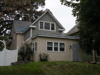 2621 Fillmore St, Minneapolis, MN 55418-2931