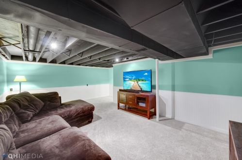 4102 Bloomingdale Ave, Valpo IN  46383-1914 exterior