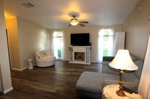 474 Sioux Blvd, Oak Hill, FL 32759-9377