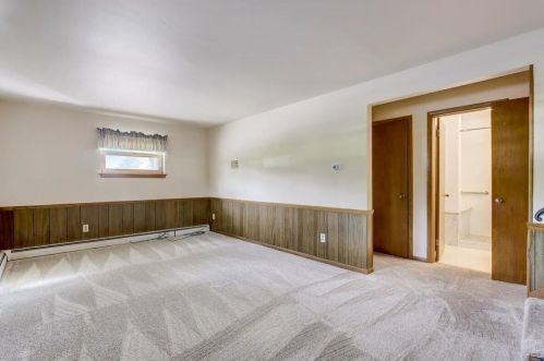 6118 Twin Oak Dr, Greendale WI  53129-2662 exterior