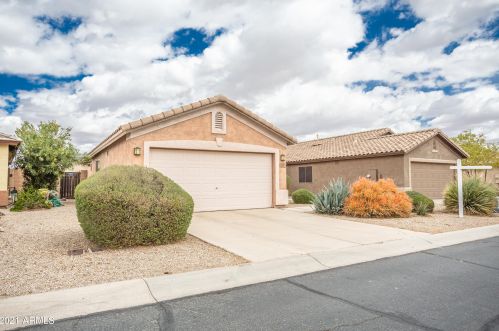 44 Coral Bean Dr, San Tan Valley, AZ 85143-7549