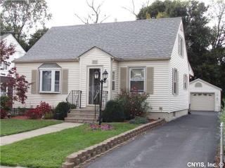 221 Roxford Rd, Syracuse, NY 13208-1943