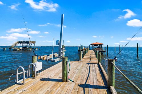 3618 Indian Riv Dr, Cocoa FL 32926-8705 exterior