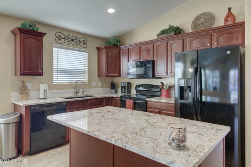28976 Calcite Way, San Tan Valley, AZ 85143-5619