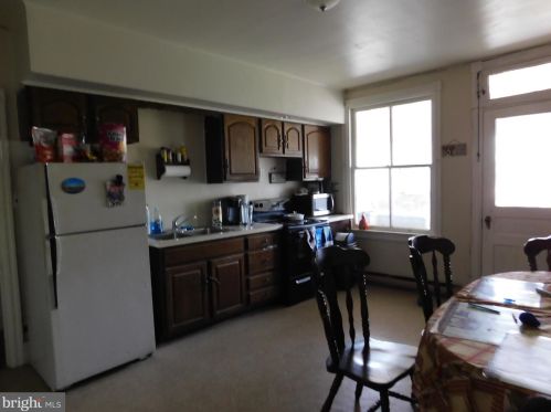 406 1 Ave, Parkesburg PA  19365-1238 exterior