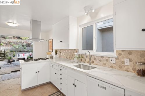 3557 Klamath St, Oakland CA 94602-4126 exterior