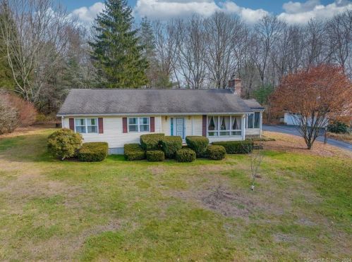 16 Coughlin Dr, Norwich, CT 06351-1010