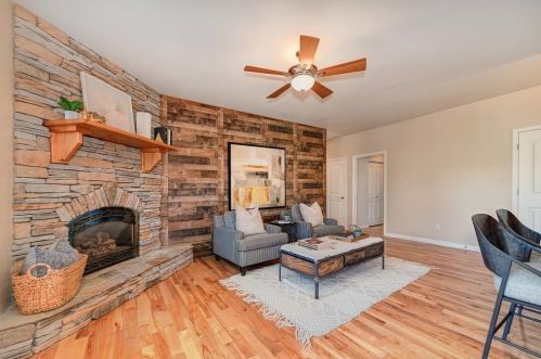 10570 Alta Sierra Dr, Grass Valley CA  95949-6840 exterior