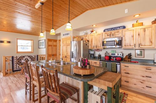 2241 Spaulding Dr, Ely MN  55731-1039 exterior
