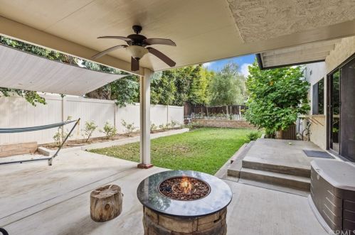 22301 Chestnut Ln, El Toro CA  92630-4306 exterior