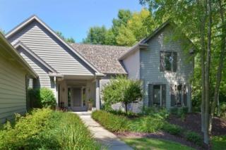 9748 Columbia Creek Ln, Thiensville, WI 53092-5655