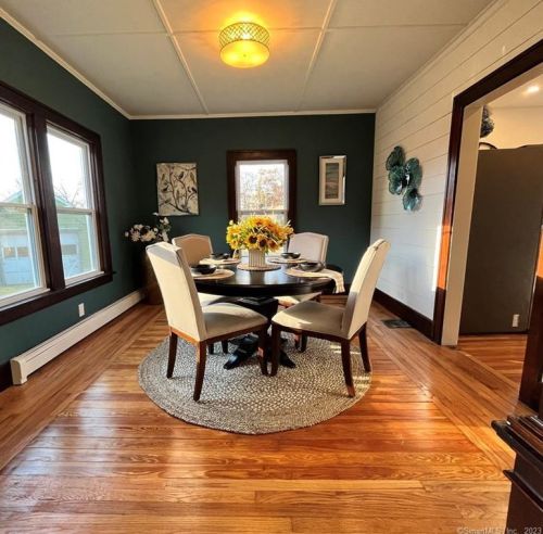 176 Roosevelt Ave, Norwich CT  06360-3346 exterior