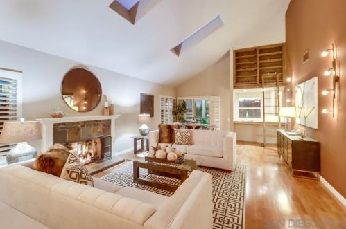 10370 Viacha Dr, San Diego CA  92124-3411 exterior