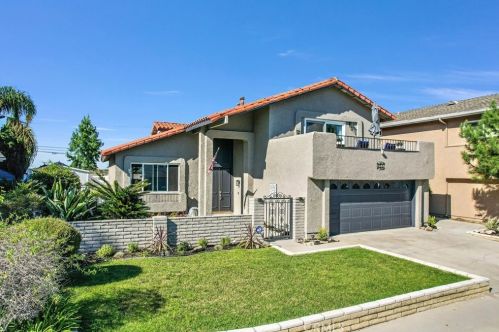 4517 Ironwood Ave, Seal Beach, CA 90740-2927