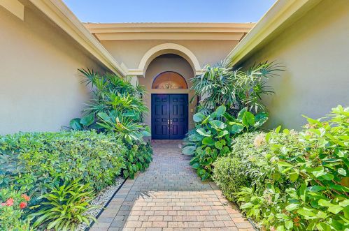 7831 Via Grande, Boynton Beach FL  33437-7518 exterior