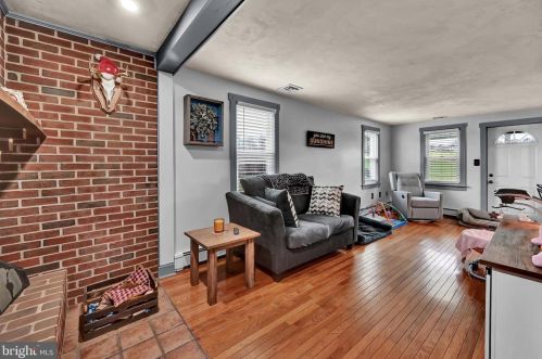 435 Boxwood Rd, Red Lion PA  17356-8347 exterior