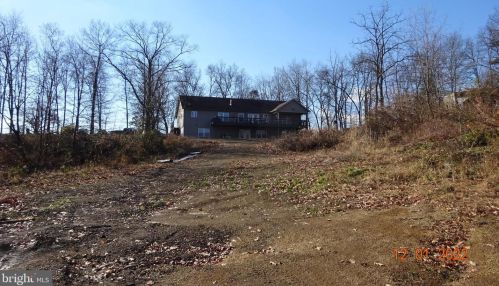 38 Burket Rd, Lees Cross Roads, PA 17257-9729