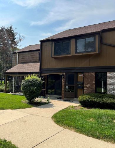 8642 Servite Dr, Milwaukee, WI 53223-2514