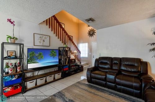 11910 12 St, Hollywood FL 33026-3874 exterior