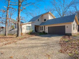 4 Pine Forest Dr, North Little Rock, AR 72113-6120