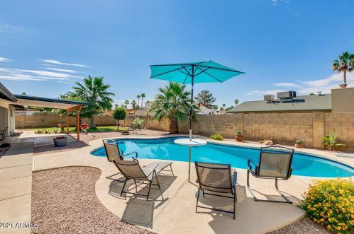 6117 Hobart St, Mesa, AZ 85205-4516
