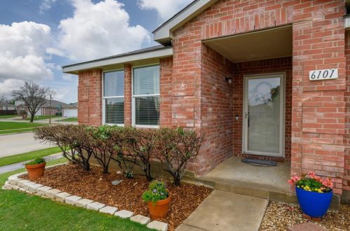 6101 Countess Ln, Denton, TX 76210-0410