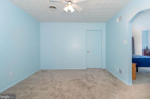 11 Thrush Dr, Carlisle PA  17015-7653 exterior