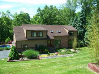 12 Maria Dr, Whaley Lake, NY 12531-5456