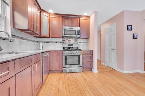 45 Enclosure Dr, Morganville NJ  07751-1807 exterior