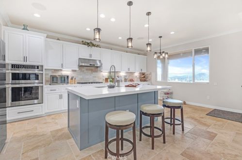 13 Via Niccolo Ct, Lake Elsinore CA  92532-0147 exterior