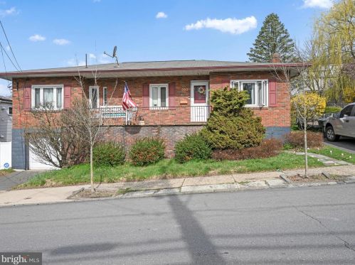 560 Norwegian St, Primrose, PA 17901-2823