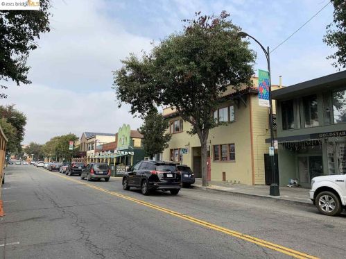 5336 College Ave, Oakland, CA 94618-1417