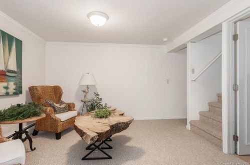 84 Cherry St, Cheshire CT  06410-2734 exterior