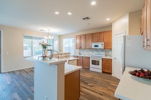 26885 83rd Dr, Peoria AZ  85383-3806 exterior